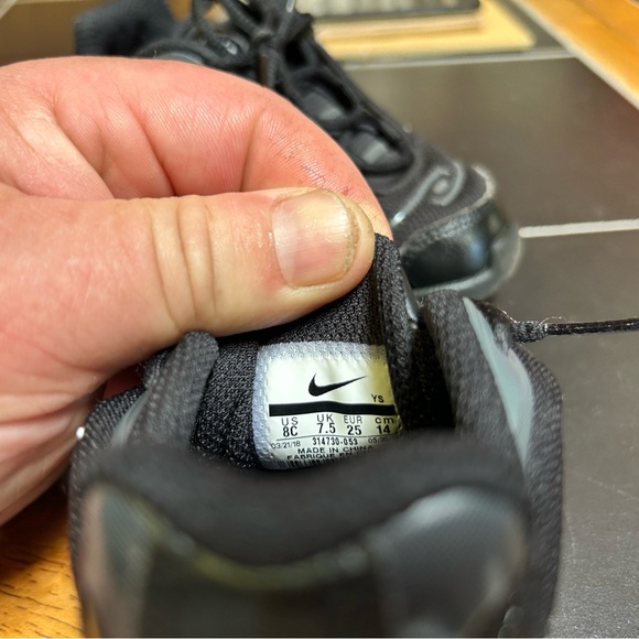 All Nike, Ugg’s ,Sperrys, She’ll top adidas & Sandals Lot all size 7-&-8 - Picture 3 of 16